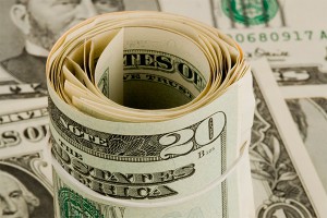 Испанка проглотила контрабандные $70 тысяч Испанка проглотила контрабандные $70 тысяч