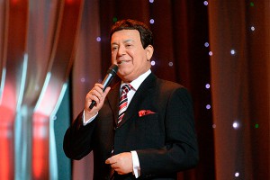 Донбасс приветствовал Кобзона овациями Донбасс приветствовал Кобзона овациями