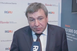 Экс-министр Слюняев объяснил смену фамилии Экс-министр Слюняев объяснил смену фамилии