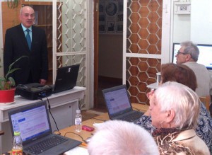 Брянские пенсионеры и инвалиды активно осваивают компьютер