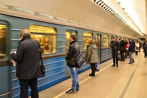 Пассажиров метро начнут обыскивать на входе Пассажиров метро начнут обыскивать на входе