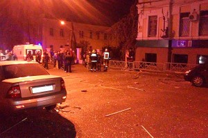 Врачи спасают жителей Харькова после взрыва Врачи спасают жителей Харькова после взрыва