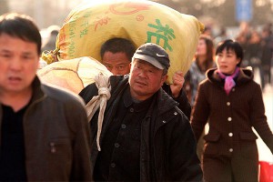 Российские деревни хотят заселить китайцами Российские деревни хотят заселить китайцами