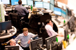 Цена на нефть обновила четырехлетний минимум Цена на нефть обновила четырехлетний минимум