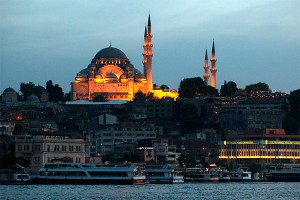 Турки-националисты напали на моряков из США Турки-националисты напали на моряков из США