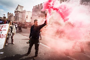 В Италии начались массовые протесты В Италии начались массовые протесты