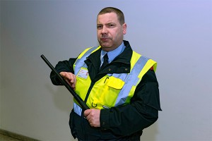 Девушке сломали челюсть за кражу коньяка Девушке сломали челюсть за кражу коньяка