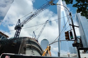 Призрак башен-близнецов пугает американцев Призрак башен-близнецов пугает американцев