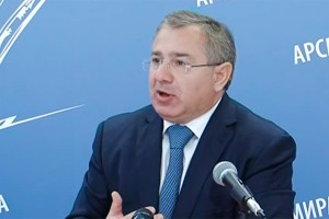 Премьера Абхазии избили на трассе Премьера Абхазии избили на трассе