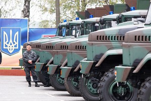 Киев ждет военной помощи от США и ЕС Киев ждет военной помощи от США и ЕС