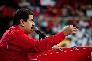 Мадуро предложил рабочим пустить кровь Мадуро предложил рабочим пустить кровь