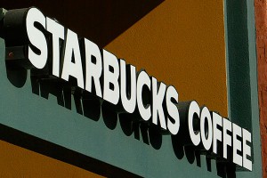 Студенты изгоняли Сатану в Starbucks Студенты изгоняли Сатану в Starbucks