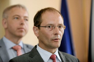 Чешского министра пытались убить посылкой Чешского министра пытались убить посылкой