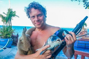 Полонский открыл бизнес-школу в джунглях Полонский открыл бизнес-школу в джунглях