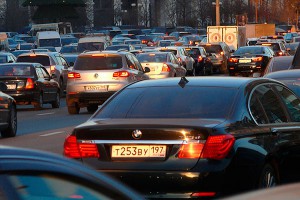 В Москве водитель сбил женщину и похитил ее В Москве водитель сбил женщину и похитил ее