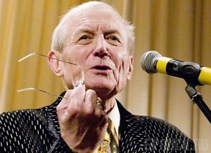 Поэт Евгений Евтушенко снова выступил в Брянске Евгений Евтушенко