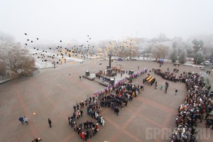 Около тысячи брянцев участвовали в «героическом» флешмобе