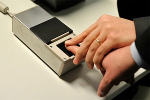 Россия снимет у иностранцев отпечатки пальцев Россия снимет у иностранцев отпечатки пальцев