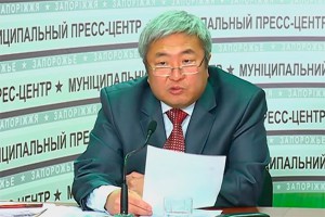 Главу Запорожья свергли после штурма мэрии Главу Запорожья свергли после штурма мэрии