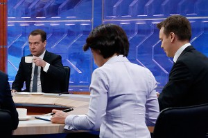 Медведев: Я в одной лодке с россиянами Медведев: Я в одной лодке с россиянами