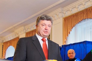 Порошенко вызвал перемирие своим отъездом Порошенко вызвал перемирие своим отъездом