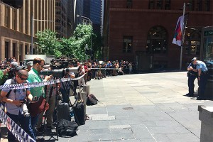 В Сиднее захватили 40 заложников В Сиднее захватили 40 заложников