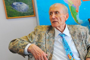 Евтушенко срочно госпитализируют в Москву Евтушенко срочно госпитализируют в Москву