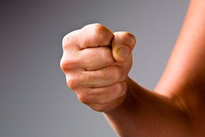 Финны рассмотрели кулак российского летчика Финны рассмотрели кулак российского летчика