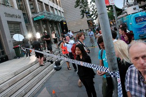 Полиция штурмом взяла кафе в Сиднее Полиция штурмом взяла кафе в Сиднее