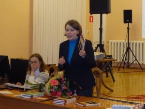 Галина Пикина представила книгу «Ляличи. Усадьба Завадовского» Галина Пикина (на фото справа)