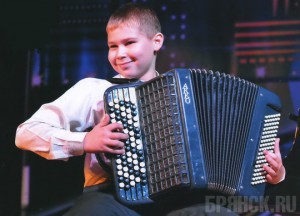 Юный брянский баянист отличился в Ярославле Глеб Павленко
