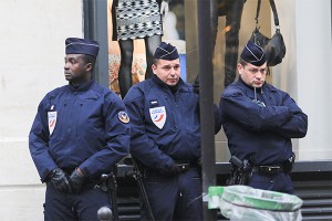 Водитель давил прохожих с криком "Аллах Акбар" Водитель давил прохожих с криком "Аллах Акбар"