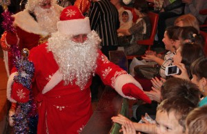 Около двух тысяч детей побывали на губернаторской елке