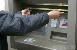 В Брянске злоумышленники выпотрошили банкомат
