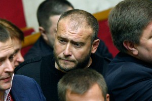 Ярош пообещал взорвать гранату в Раде Ярош пообещал взорвать гранату в Раде