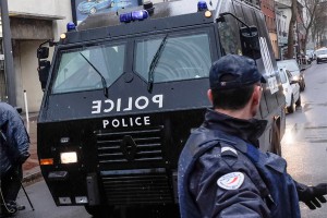 В Париже дважды за день захватили заложников В Париже дважды за день захватили заложников