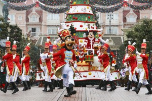 Туристка в Диснейленде угрожала взорвать себя Туристка в Диснейленде угрожала взорвать себя