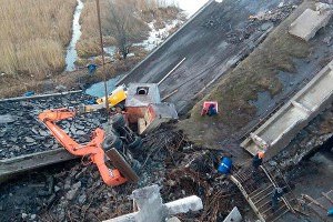 В Калининграде Берлинский мост упал на рабочих В Калининграде Берлинский мост упал на рабочих