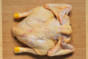 Вор отбивался от продавцов курицей Вор отбивался от продавцов курицей