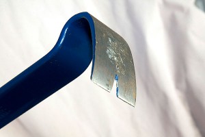 Мужчина шокировал монтировкой в голове Мужчина шокировал монтировкой в голове