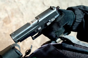 В Киеве на рынках вместо еды продают автоматы В Киеве на рынках вместо еды продают автоматы