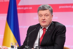 Порошенко утвердил план атаки на Донбасс Порошенко утвердил план атаки на Донбасс