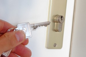 Детей заперли в доме без еды на 5 месяцев Детей заперли в доме без еды на 5 месяцев