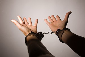 Маньяк обливал женщин кислотой на вокзале Маньяк обливал женщин кислотой на вокзале