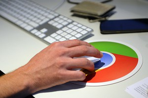 Россиянин засудит Google за слежку Россиянин засудит Google за слежку