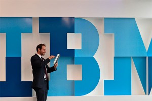IBM увольняет 112 тысяч сотрудников IBM увольняет 112 тысяч сотрудников