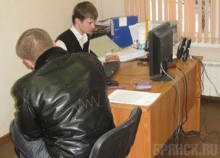 Житель Почепского района попал под статью, поездив на служебной машине