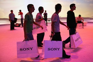 Sony сокращает тысячу своих сотрудников Sony сокращает тысячу своих сотрудников