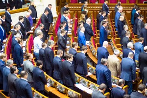 Рада встретила новых коллег водой и гречкой Рада встретила новых коллег водой и гречкой