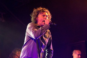 Лидер группы "Скрябин" погиб в аварии Лидер группы "Скрябин" погиб в аварии